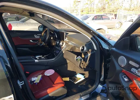 2015 Mercedes-Benz C 300 4Matic/Luxury 4Matic/Sport 4Matic z USA, uszkodzony, nr VIN 55SWF4KB5FU056877